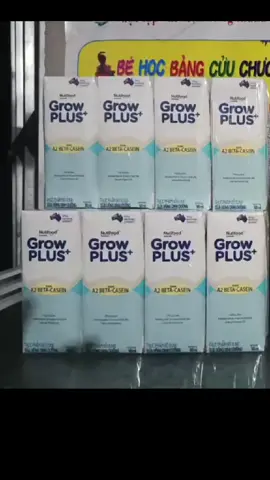 Mới về thêm thùng GrowPLUS+ A2 mới là em bé nhà tớ hớn hở đòi đập hộp ngay các mẹ ạ! 📦✨ Tớ trung thành với dòng sữa bột pha sẵn 180ml này vì cực kỳ tiện lợi, 1 hộp nhỏ gọn chứa đầy đủ dinh dưỡng như 1 ly sữa bột chuẩn. Vị Mật ong Manuka Úc thơm thanh nhạt tự nhiên nên con hợp tác cực kỳ! 🍯 Yếu tố cốt lõi khiến tớ quyết định 