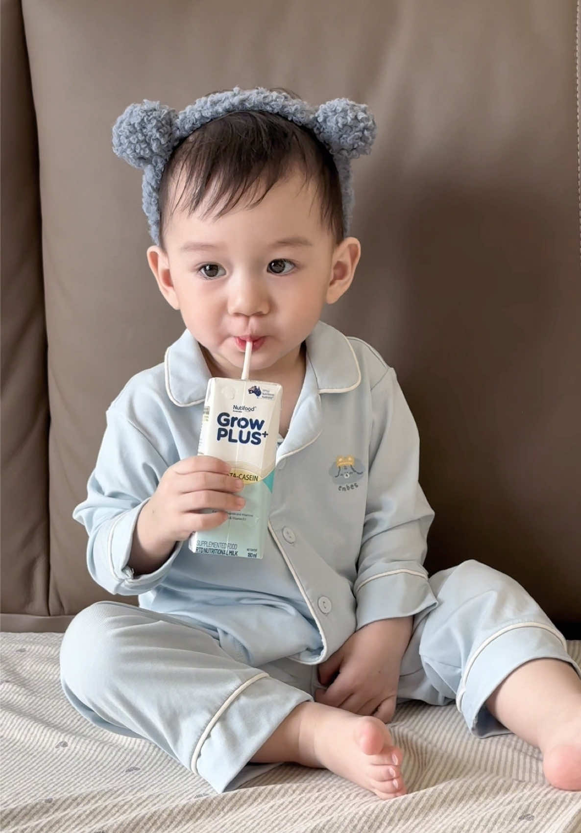 Mỗi ngày đến lớp là thêm một ngày lớn khôn.Còn mẹ thì yên tâm vì luôn có Nutifood đồng hành cùng Henry ❣️ #momchelin #growplusa2 #suaa2 #sponsoredbynutifood 