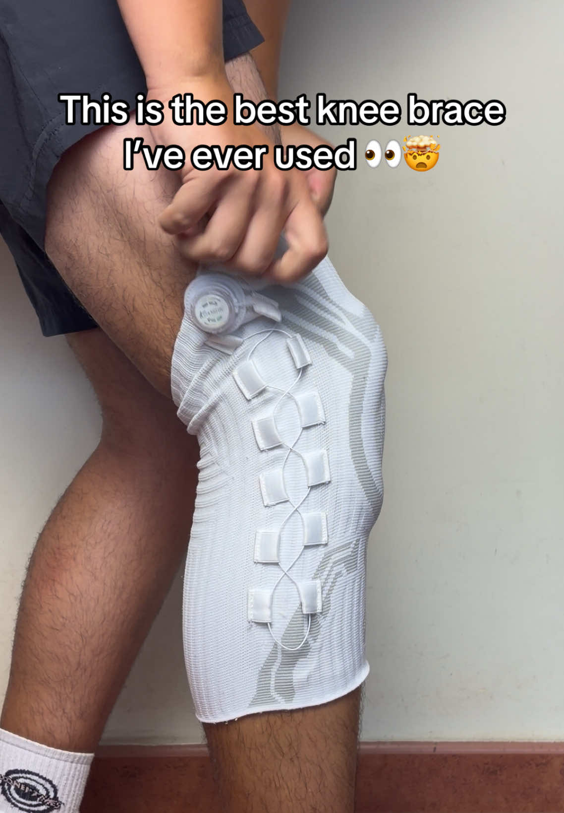 MORE INFO IN MY BIO 👀🤩 This is by far the easiest knee brace to use on the market. Secure, adjustable, and ready jn seconds. #knee #kneepain #kneebrace #jointpain #painrelief Long Text This is by far the easiest knee brace to use on the market. Simply put it on, turn the built-in dial for a custom fit, and enjoy secure support that stays in place without slipping. When you're ready to take it off, just pull the dial out to instantly release the tension and slide it off • in seconds, Simple, comfortable, and built to support every step.