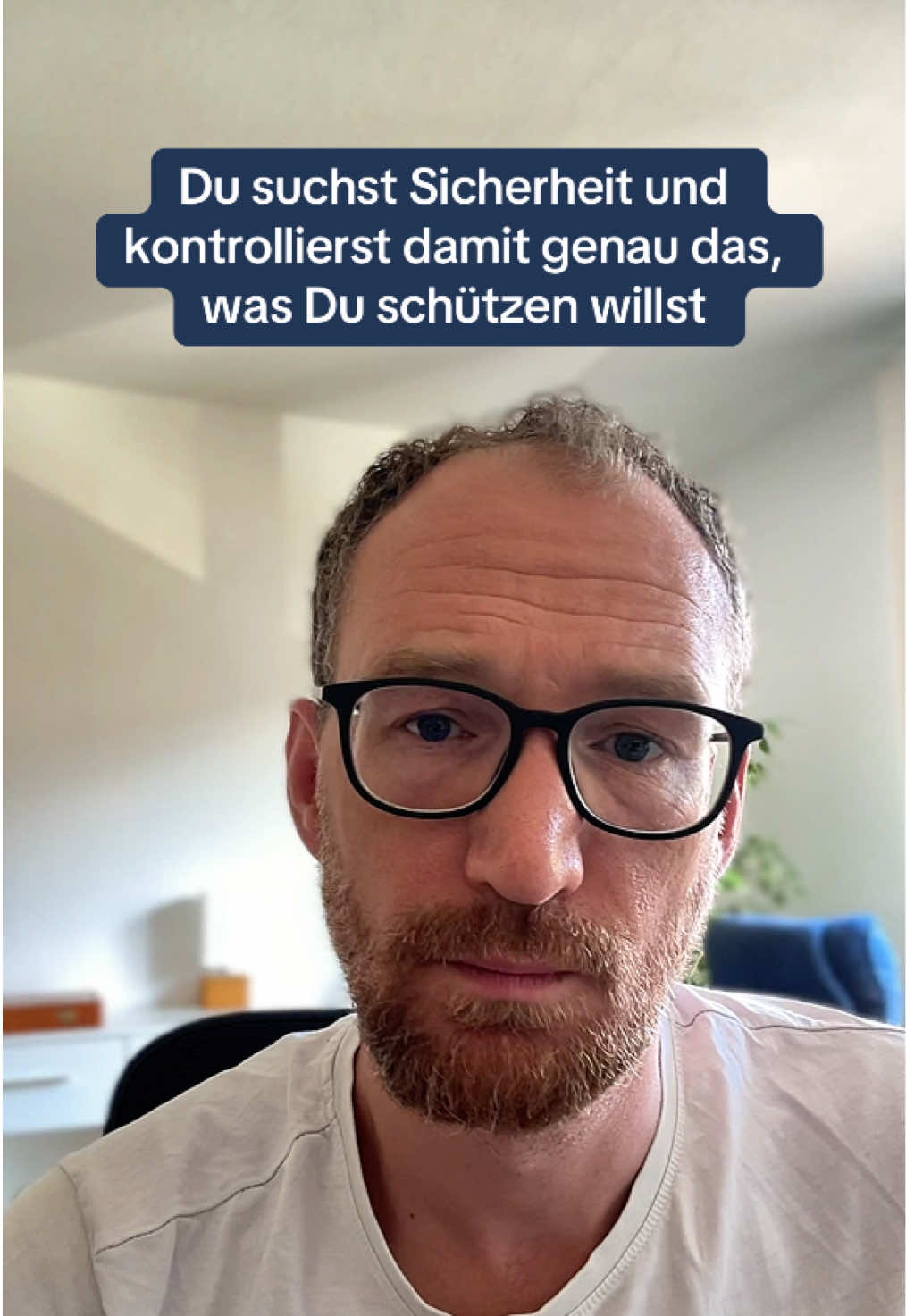 Du suchst Sicherheit und kontrollierst damit genau das, was Du schützen willst #endlichmehrleben #beziehung #verlustangst #selbstwert #kontrolle 