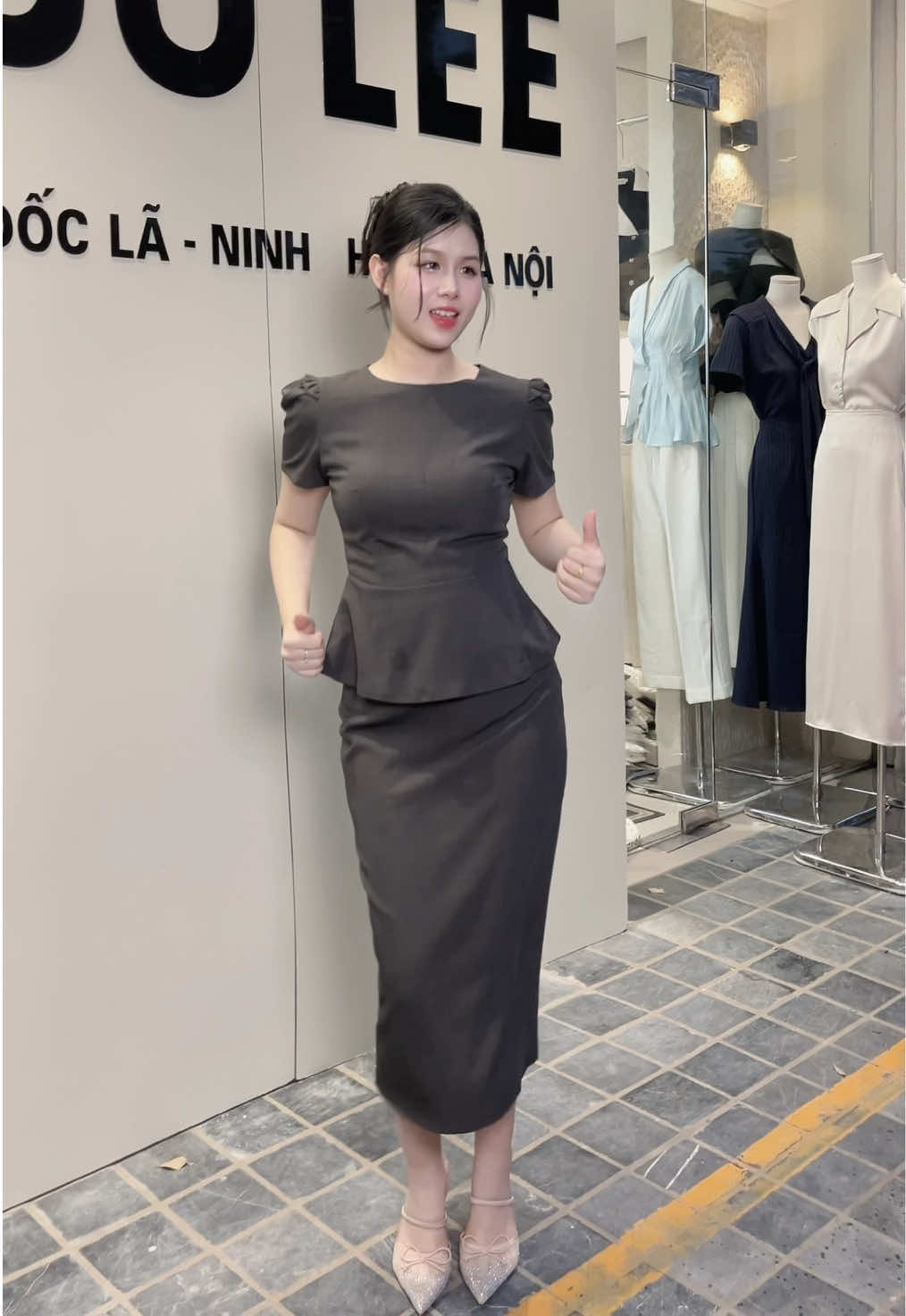 Rất khó chấp nhận khi mẹ bỉm mặc đồ công sở đẹp như z #luuleeninhhiep #xuhuong #moingaymotoutfit #thoitranghottrend #outfit 