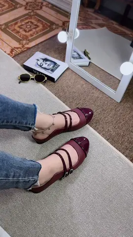 Bukan Maroon biasa😋❤️‍🔥 #sandalwanita #fyp #fouryou #viraltiktok #fyppppppppppppppppppppppp 