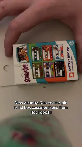 Teehee🤭 I got Daphne✨ fun fact, I went as Daphne one year for Halloween as a small child. ##scoobydoo##mysteryingcorperated##enamelpins##blindbox#h#hottopic