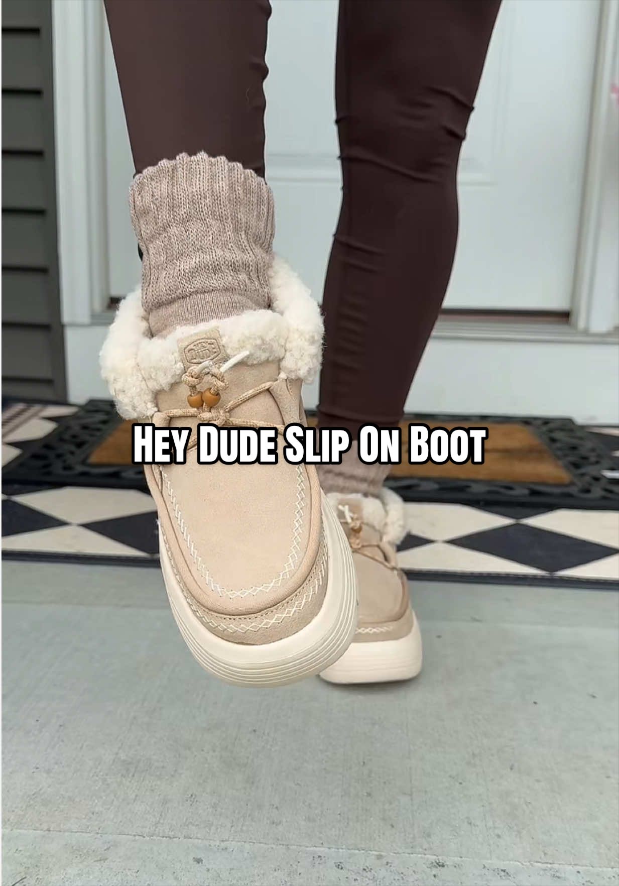 Perfect for fall 1/2 size? Go up! #heydudeboots #heydude #fallboots #TikTokshopbacktoschool #tiktokshopcreatorpicks 