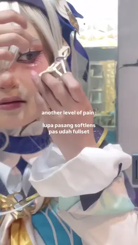 ps udah pake wig pusing, ditambah belom pake softlens lebih pusing lg 🚣🏻 #relatable #firefly #HonkaiStarRail #hsrcosplay #honkaistarrailcosplay #cosplaygirl
