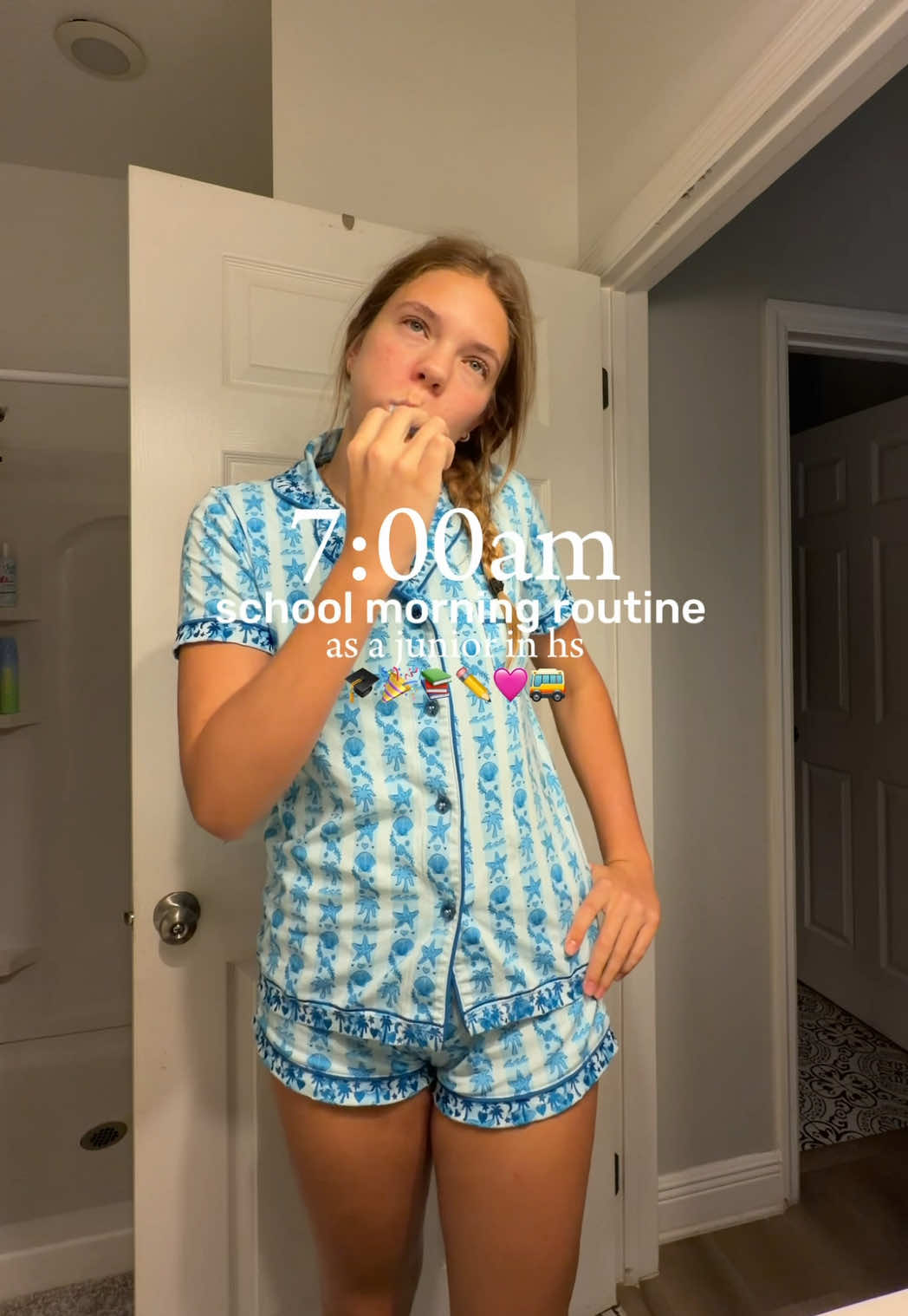 MONDAY MORNING IN MY LIFE as a junior in high school 🎓🎉🩷🚌📚✏️#morningroutine #schoolmorning #grwm #Vlog #aestheticvlog @PINK PALM PUFF @rhode skin @Youth to the People @Benefit Cosmetics 