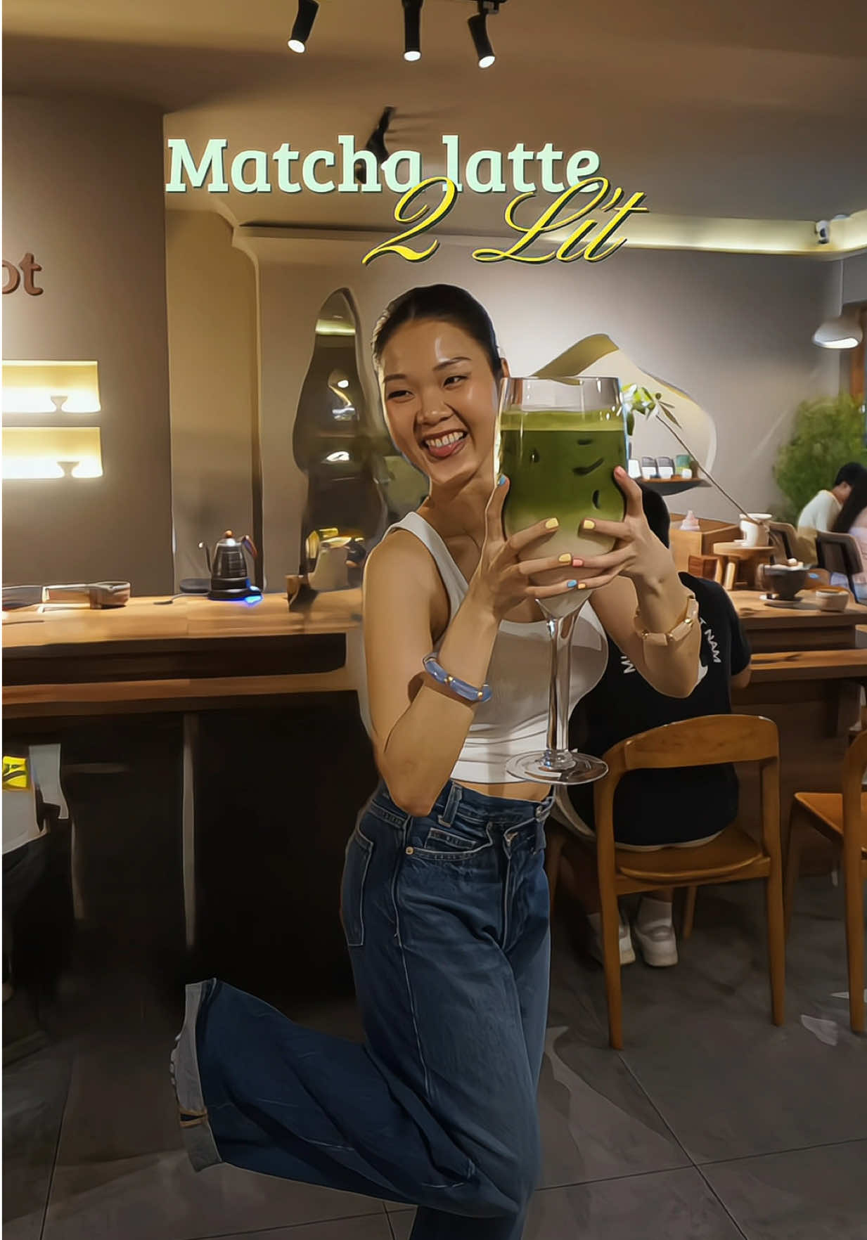 Matcha latte khổng lồ 
