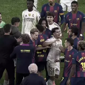 Real Madrid vs Barcelona fight 🫯#lamineyamal #vinijr #realmadridfans #barcelonafc🔴🔵 #football 