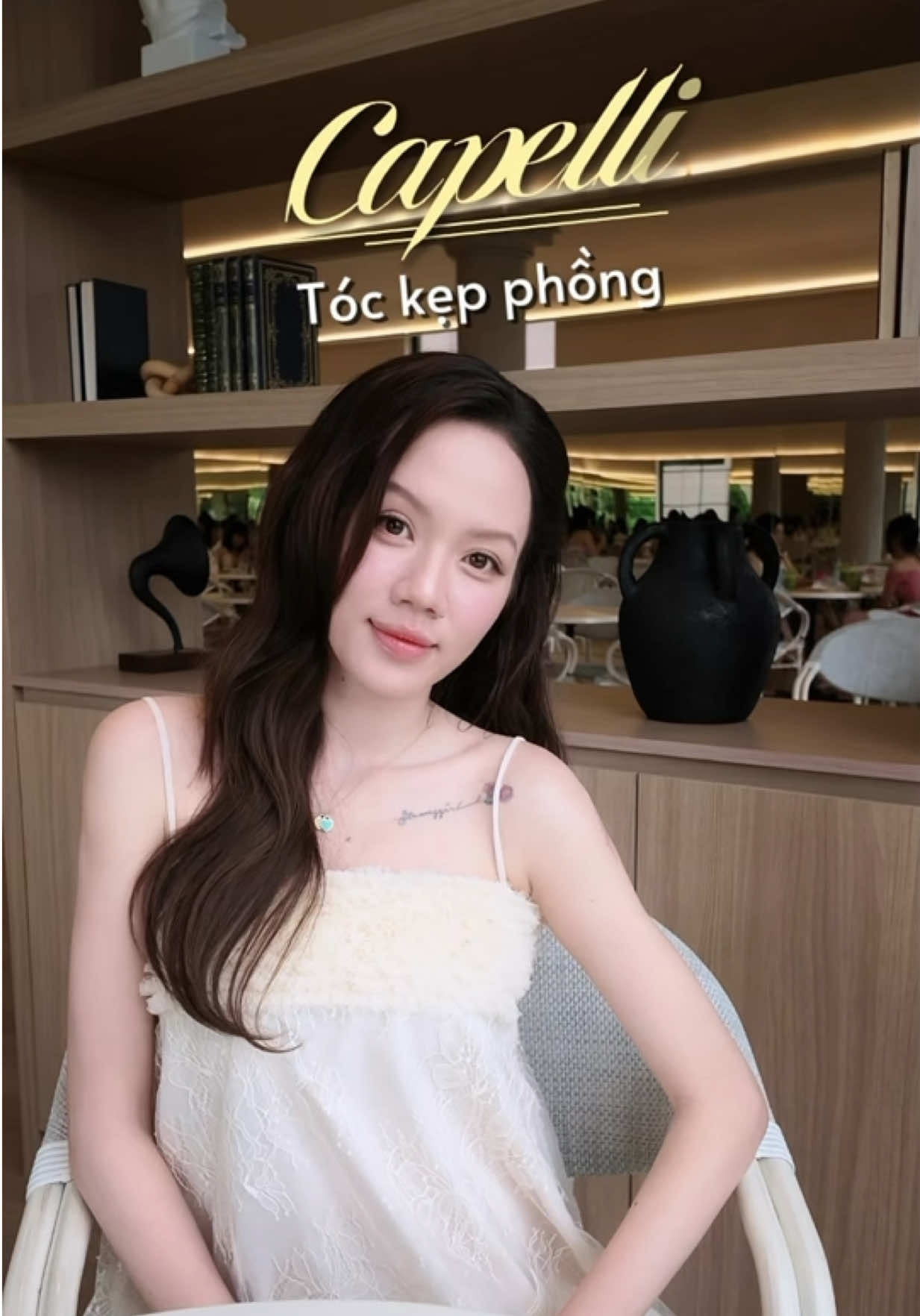 Lên hình lúc nào cũng chỉn chu tóc xinh phồng đẹp vầy chứ tóc thật tui thì.. mấy bà coi rồi bỏ túi tips này cùng @capelli.vn nha 🤭 #Capelli #tockep #kepphong #goclamdep 