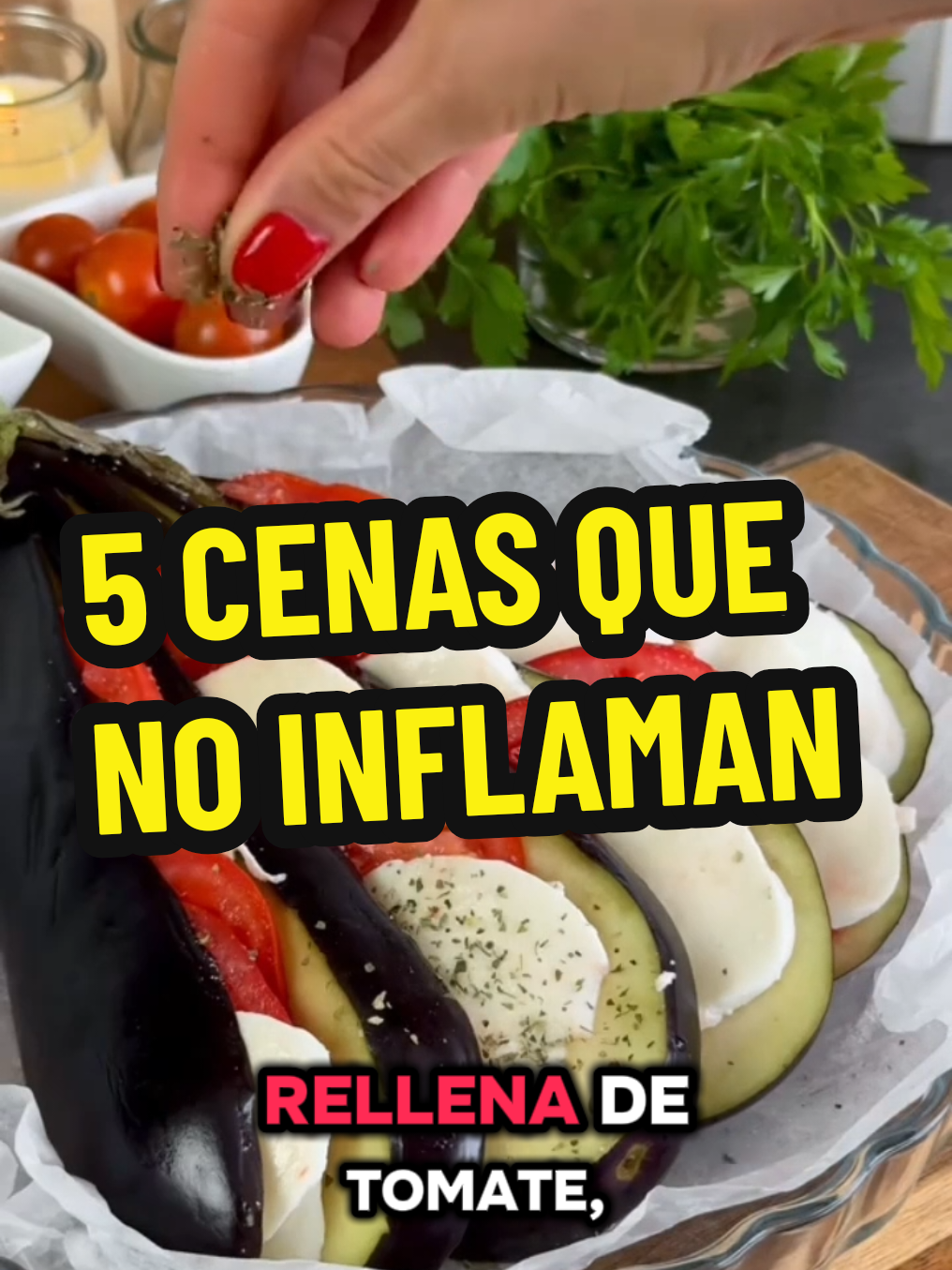 🔥 ¡GUARDA ESTO! 5 Cenas Antiinflamatorias Rápidas y Fáciles 🔥 ​¿Buscando ideas para cenar delicioso, ligero y súper rápido? 🥒✨ ​Te comparto 5 opciones increíbles para desinflamar tu cuerpo y variarle a tus noches sin aburrirte jamás 🤤👇 ​🌽 1. Tortillas de maíz horneadas con queso y vegetales 🥒 2. Taco crocante de calabacín con queso crema y jamón 🍆 3. Berenjena en abanico Caprese con pesto casero 🧀 4. Calabacines gratinados con mucho queso fundido 🍗 5. Pimientos rellenos de pollo super cremoso ​💬 ¿Cuál de estas 5 joyas vas a probar esta noche? ​📌 ¡Guarda esta publicación y sígueme para no perderte ninguna receta! 🙌💚 ​#CenasSaludables #RecetasFáciles #ComidaAntiinflamatoria #CenasLigeras #recetassaludables 