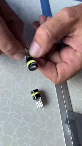 Par lâmpadas Led T10