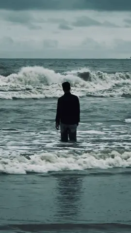 Lost In Waves 🌊 , , , , , #sea #coxsbazar #waves #hindisong #foryou @TikTok 