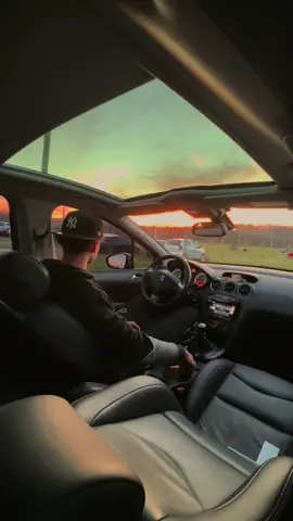 domingo…😅 ig juani_cangran #fyp #videoviral #paratii #peugeot308 #auto 