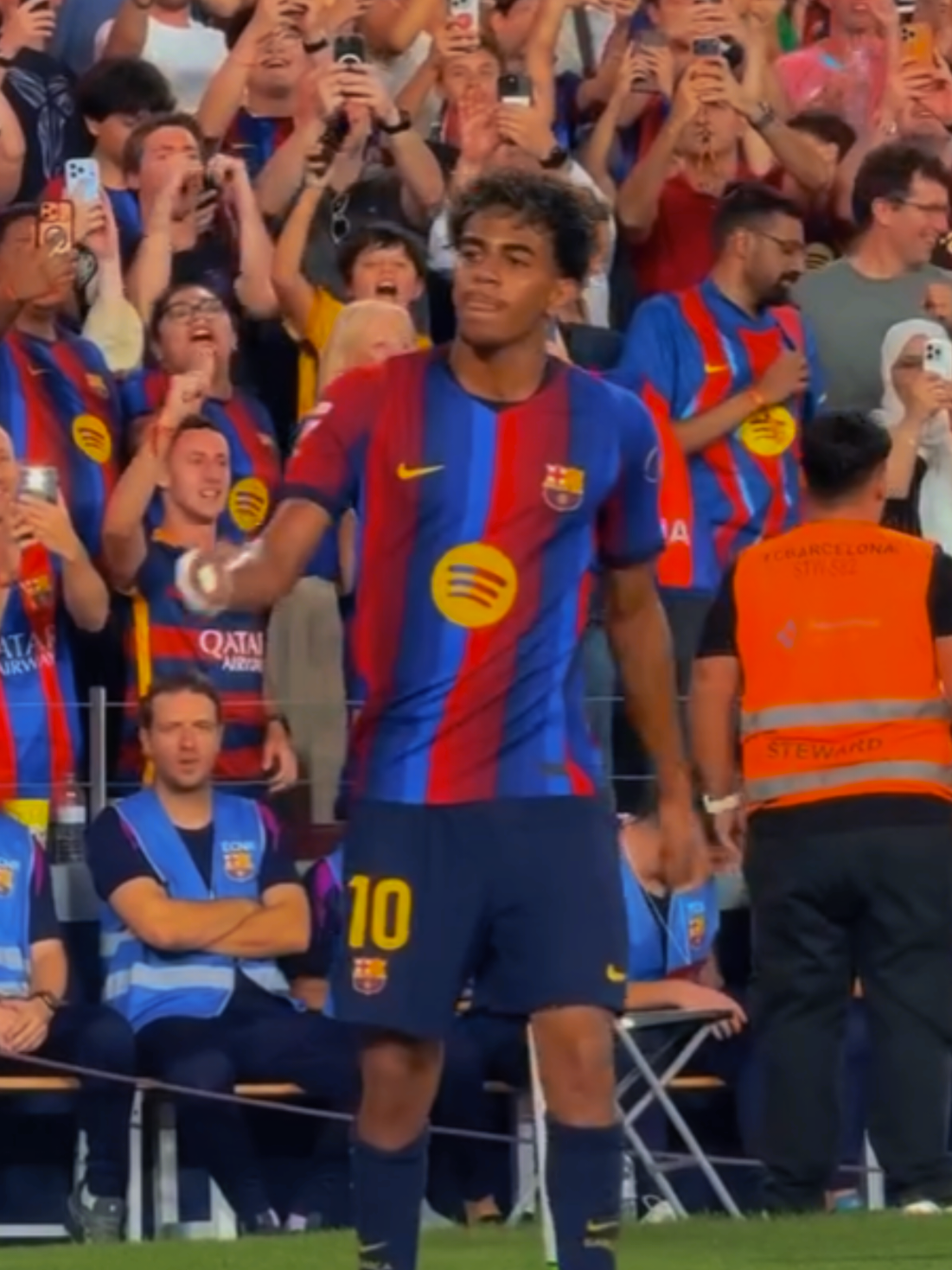 🔥🏟️🔵🔴 Qué suerte tenerte, Lamine.¡Así celebró su primer gol de la temporada #lamineyamal#fcbarcelona#viral#highlights @fcbarcelona @LALIGA 