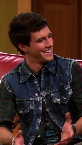 If you're seeing this, you're Team Jesse.  📺 Hannah Montana (on Disney+)