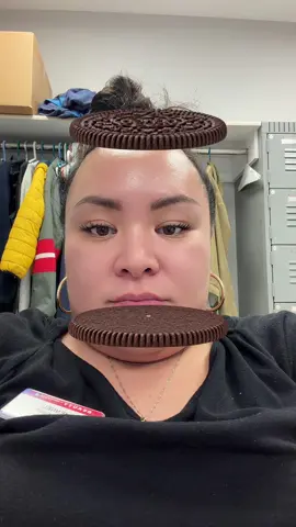 Doing this ridiculous shenanigan on my work break just to keep my sanity 😂💀