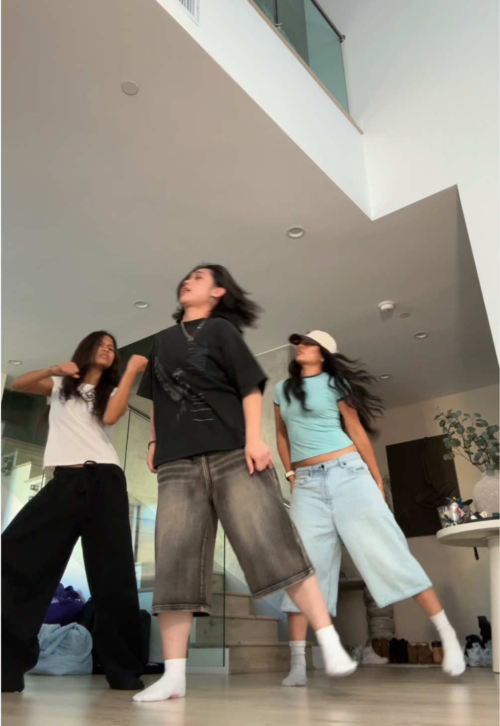 Let me be ur woman 👸 (dc: ME @Lexy @zaira yzabelle ladisla) #Dancetrend #dojacat #dancetrio #hannahkaye #newdancetrending 