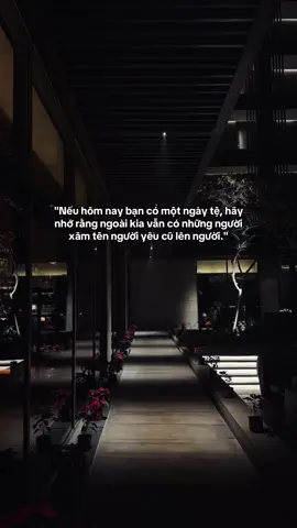 Ngày hôm nay có tệ, nhưng ít nhất bạn chưa xăm tên người yêu cũ. =)))