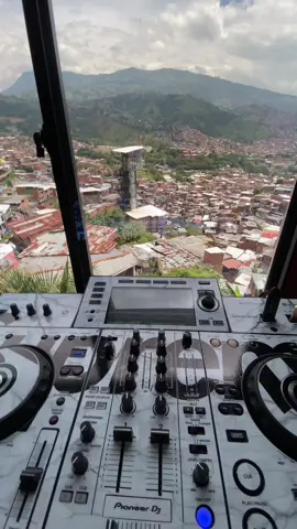 Clásico 🎺🎺🕺🏼⚡️#guaracha #vibes #medellin #bailelo 