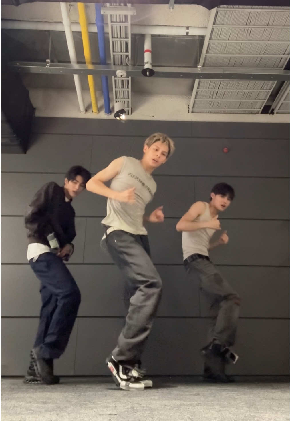 took a few takes to get the shot 😂 #CORTIS #코르티스 #CORTIS_MONEYMONEYMONEY