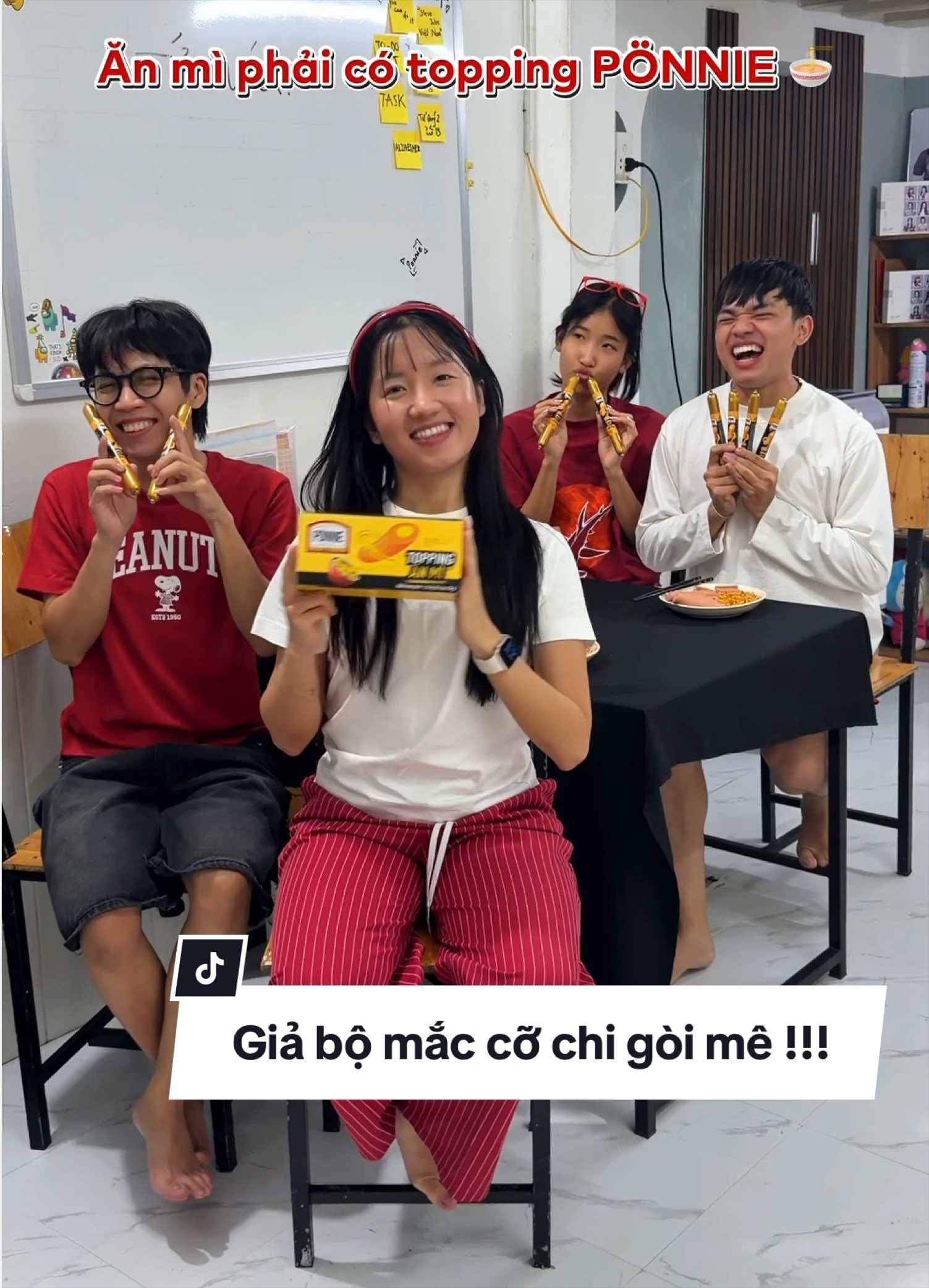 Cứ giả vờ chi rùi cũng mê cái dĩa mì full topping Pönnie của chuỵ! #PonnieNgonNgapThit #PonnieVietNam #ToppingAnMi #HoptaccungPonnie #tuquy2 