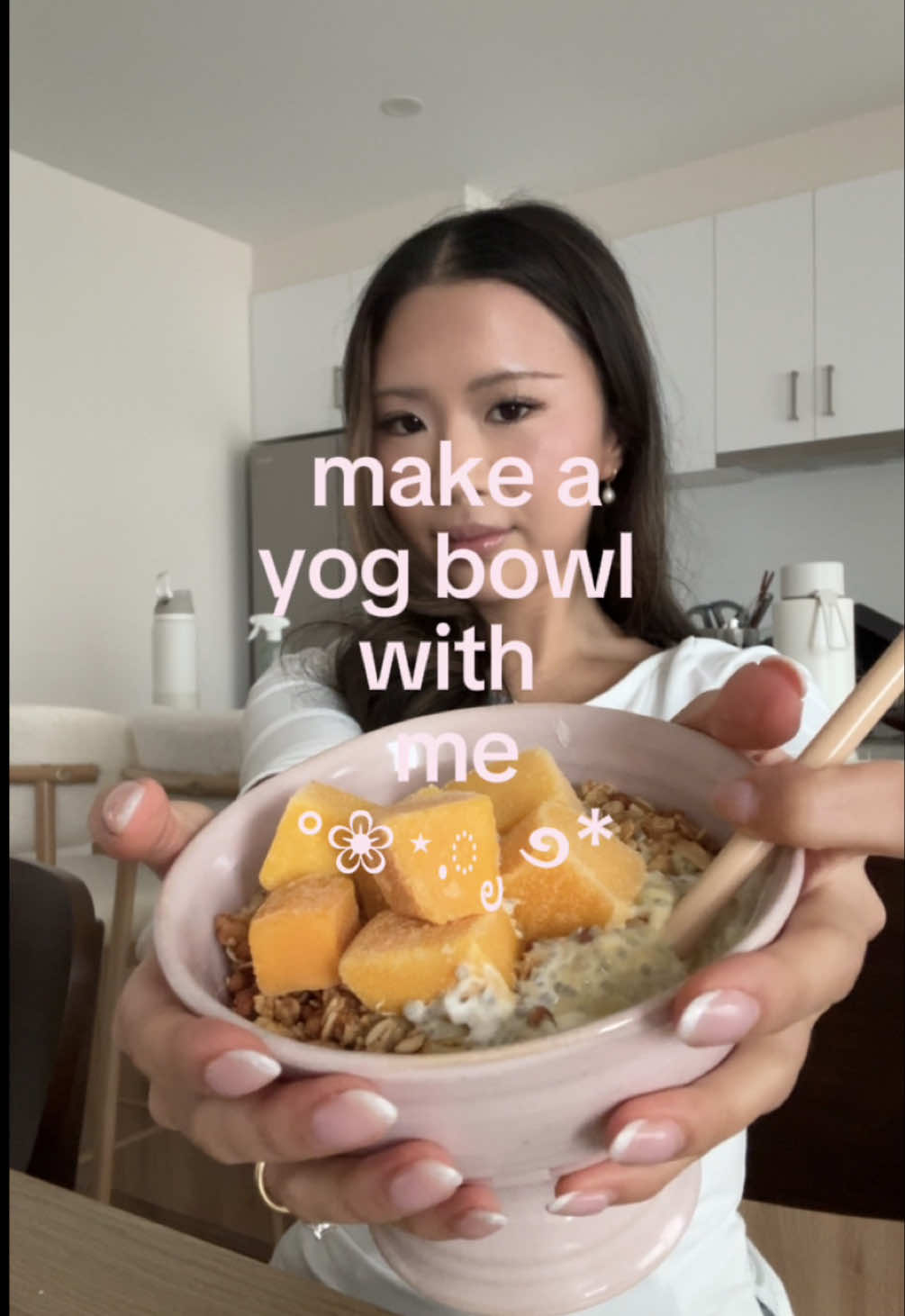 I <3 mangoes 🥭✨ #yoghurt #yoghurtbowl #mukbang #wieiad #breakfast 