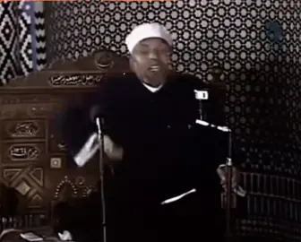 أين نحن من هذه الآية؟! 🥺لو يعلم العبد ما في الإنصات لكلام الله من رحمة لما ترك استماعه لحظة واحدة حين يتلو القارئ هذه الكلمات تغيب الدنيا وما فيها تلاوة هادئة تدخل إلى صميم الروح لتعيد ترتيبك من الداخل. ربي اجعلنا ممن يستمعون القول فيتبعون أحسنه 🤲#القران_الكريم #قرأن#ياسر_الدوسري #tiktokindia #viraltiktok 