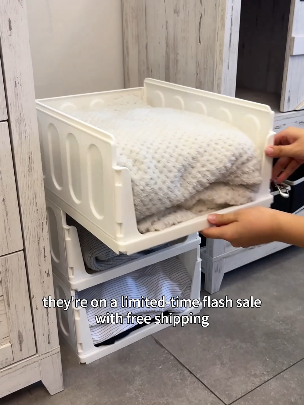 You can disassemble and reconfigure these plastic storage baskets in seconds, letting you refresh your closet layout whenever you want!♻️ #homeorganization #declutter #closetstorageideas #tiktokshopstockup  #smallspaceorganization 
