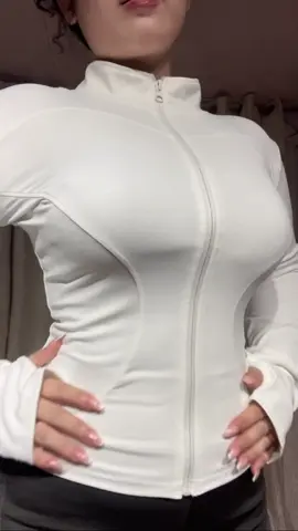 my go-to top for my workouts!  Link: https://s.shopee.ph/2LYGyiUsrB