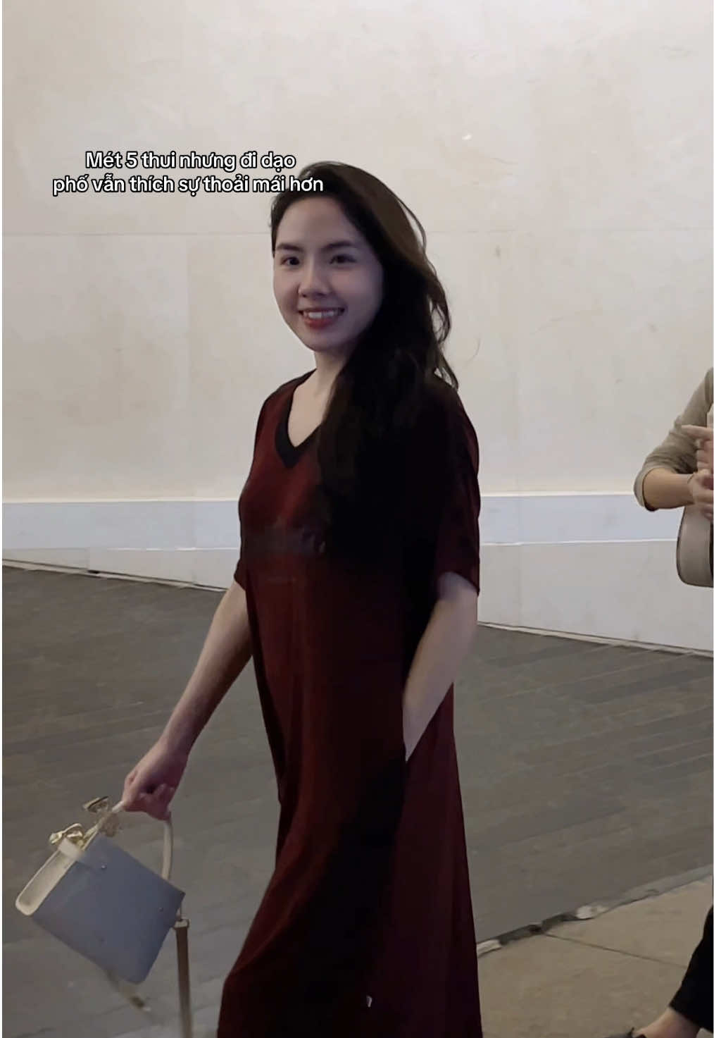 Combo váy suông + dép cờ rốc là tiện và thoải mái nhất ce nhỉ 🤭 #xuhuong #outfit #vayxinh 
