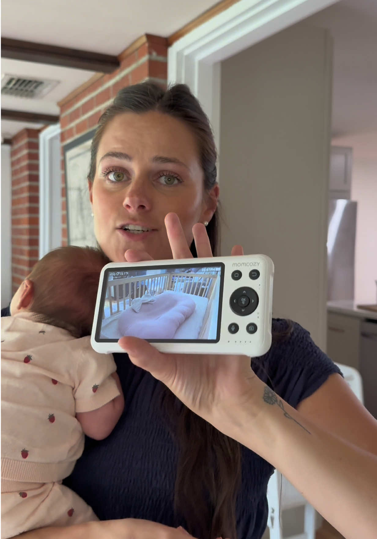 The perfect baby monitor! 🩷  #momcozy #momcozybabymonitor #smartbabymonitor 🔗 in bio
