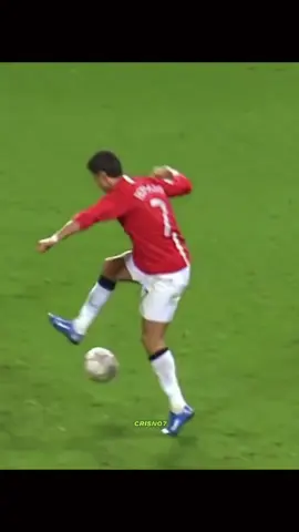 Ronaldo's back-heel artistry 🤯😍#ronaldo #cr7cristianoronaldo #skills #thegoat #football 