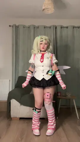 yada yada!!! i had to buy a new phone bc this one is broken qAq i'm gonna be releasing lots of cheki and digital sets to help cover da cost of it so pls keep your eyes out for characters u might want to buy pics for :D #sunna #angelsofdelusion #zzzero #zenlesszonezero #cosplaygirl 