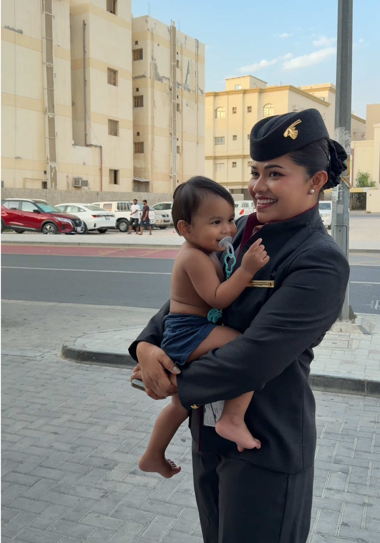 හැමදාම මම වැඩට යන්න පහළට එනකොට, මාව ගිහින් දාන්න එයාත් පහළට එනවා… 🥺❤️ මාව පේන්න නැති වෙලා යනකම් බලන් ඉන්න ඒ පුංචි ඇස් දෙක දැක්කාම, මගේ හිතට හරිම දුකයි🥹 දවස පුරාම වැඩ කළත්, මගේ හිතේ කොහේ හරි තැනක හැම වෙලාවෙම ඔයා ඉන්නවා. ❤️ මට මහන්සි වෙලාවකත්, “තව ටිකයි… ගෙදර ගියාම මගේ පැටියා ඉන්නවා” කියලා හිතන එක තමයි මගේ motivation එක. 🥹 මගේ පුංචි පැටියෝ, අම්මා වැඩට ගියත්… අම්මාගේ හිත හැමදාම ඔයා ළඟ. ❤️ #whattowatch #fyplanka #motherslove #trending #foryoupage 