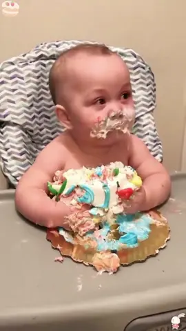 Baby and cake so funny video 😂😂😂😂😂😂😂😂😂 #funnybaby #viral #viralvideo #fyp #waleed_mdz 