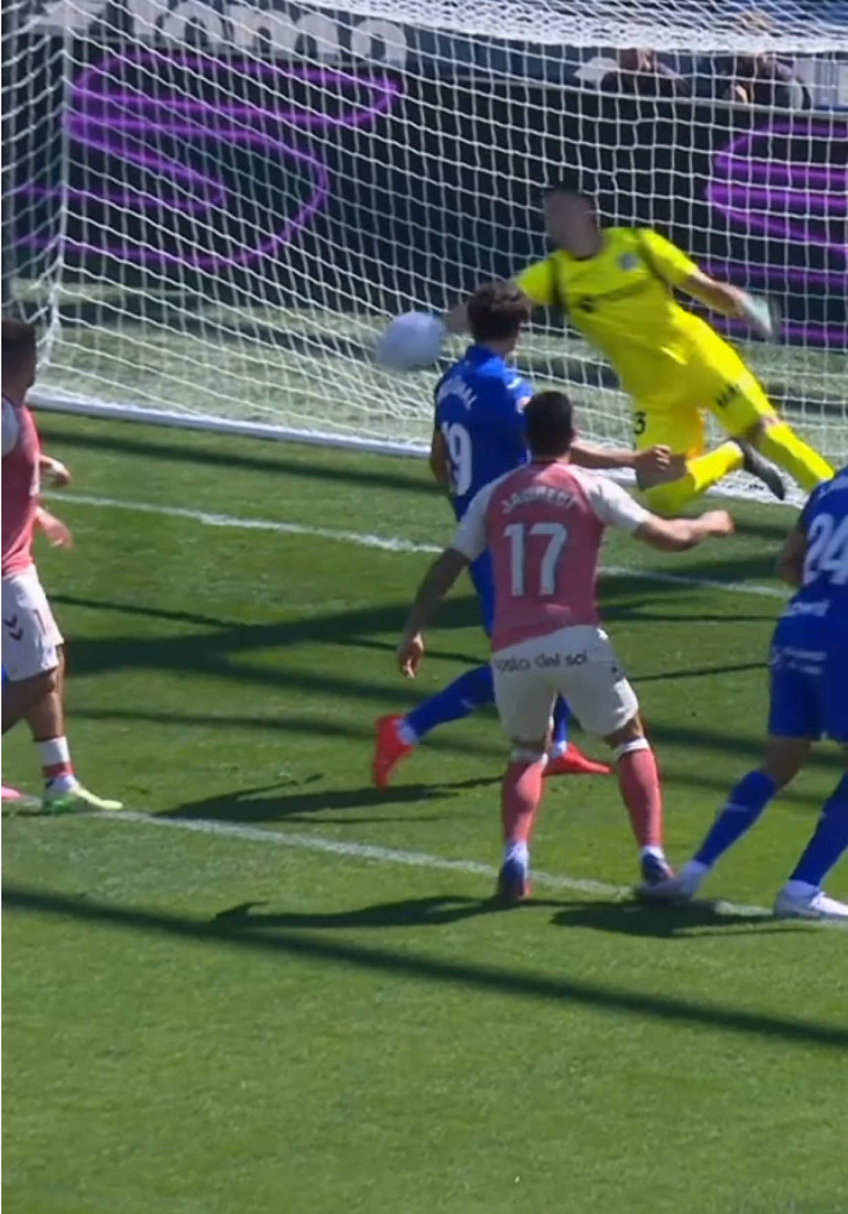 🧤💙 amazing David Soria’s save in #GetafeMálaga! #LALIGAEASPORTS #LALIGAHighlights #DeportesEnTikTok