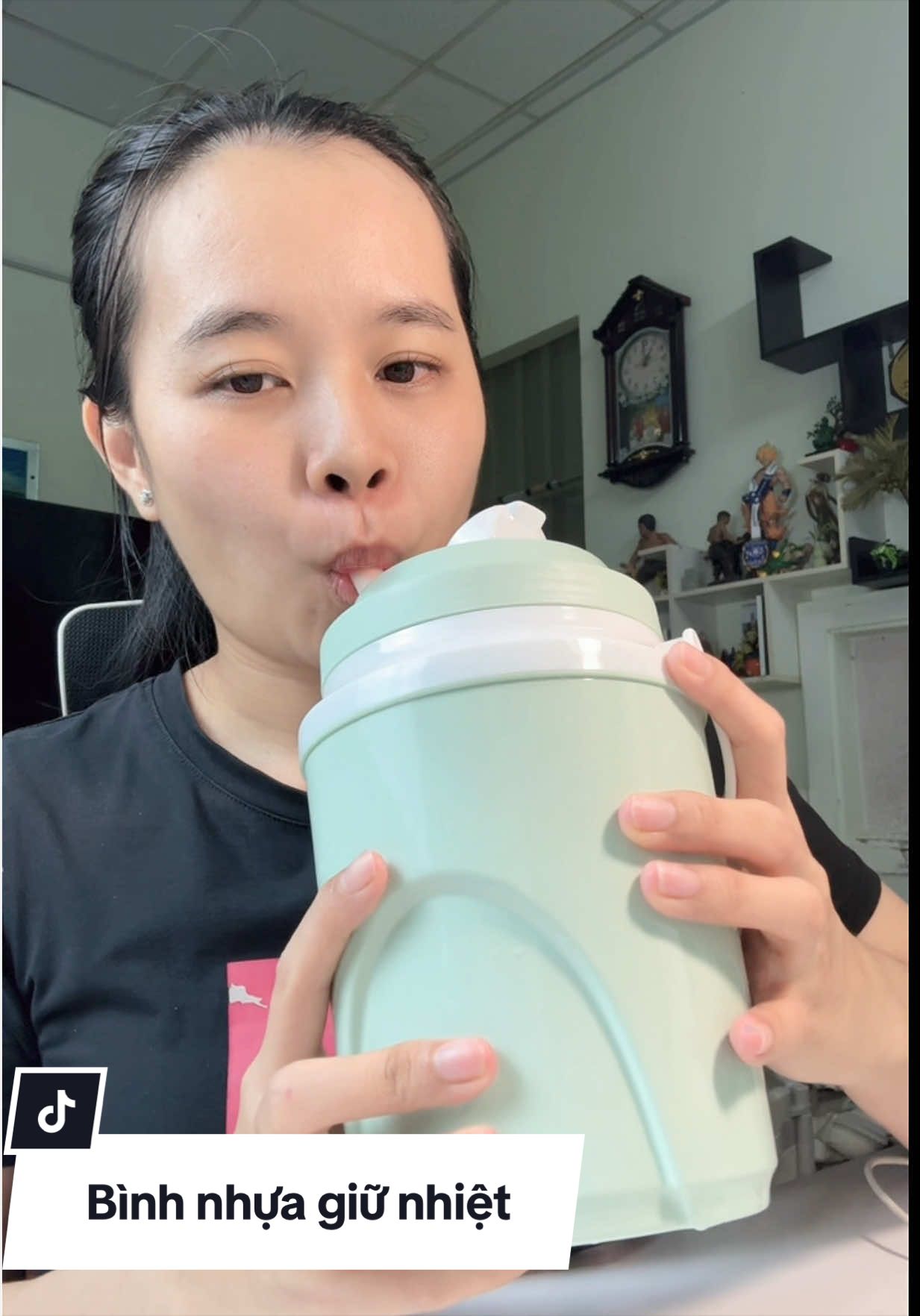 Bình nhựa giữ lạnh dung tích 1 lít 2 sài siêu đã luôn. #vzone #binhgiunhiet #binhshaker #binhnhuagiunhiet #binhnuocgiulanh