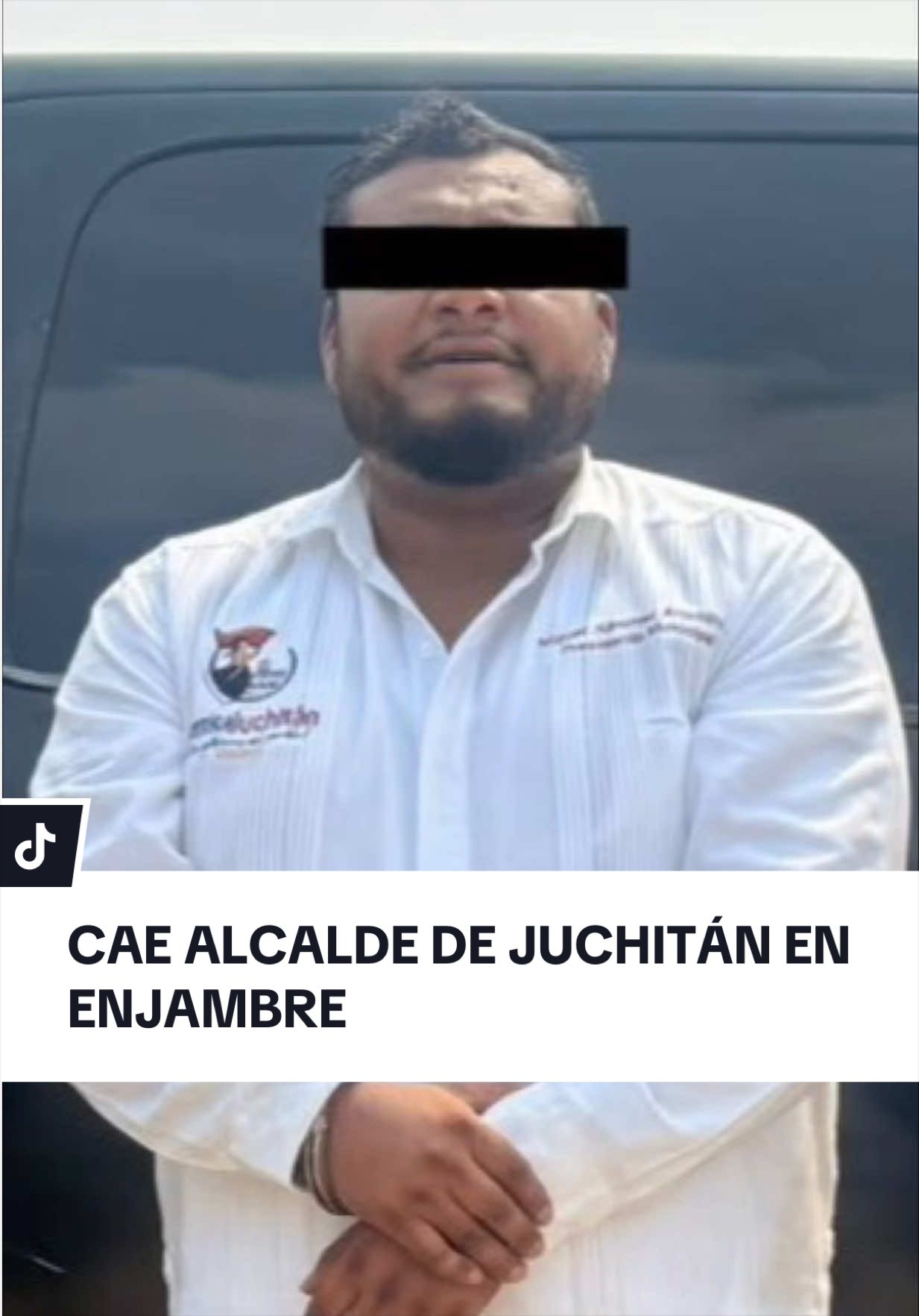 #República 🚨 CAE ALCALDE DE JUCHITÁN EN OPERATIVO ENJAMBRE Miguel “N” fue detenido junto con “La Parca”; ambos son investigados por extorsión agravada y delitos contra la seguridad del Estado. La UIF también bloqueó cuentas relacionadas con el caso.  Toda la información 👇🏼 Subjetivo.mx