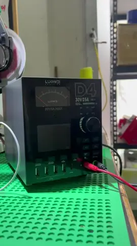 Maquina LUOWEI FUENTE DE ALIMENTACIÓN AMPERIMETRO Y MULTIPUERTO D4, 150W 30V5A #luowei #tutorial 