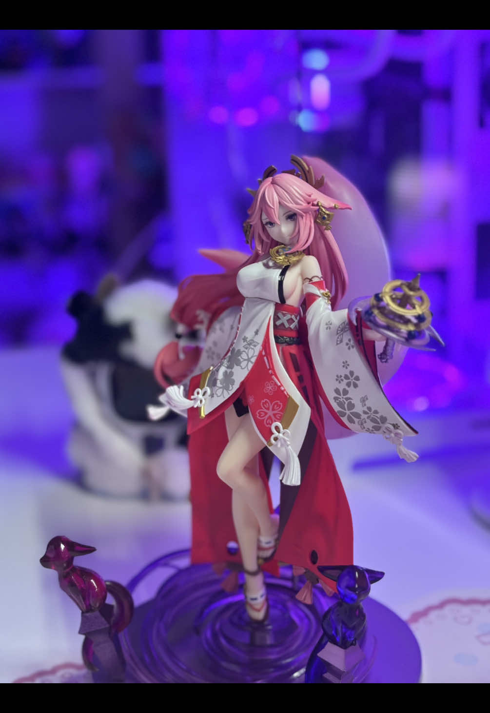 A espera valeu a pena... Uma parte das minhas comprinhas chegou! Importei algumas coisas da China na Taobao feita pela CNShopper. E que coisa mais linda 😱 10/10 essa figure maravilhosa da Yae miko 😭🩷 Vocês podem utilizar o meu link da @CNshopper para obter cupons de desconto que está na minha bio. #GenshinImpact #yaemiko #animefigure #cnshopper #taobaohau yae miko figure • astute amusement version • scale figure • genshin impact figure • anime figure collector • genshin collectibles • figure unboxing