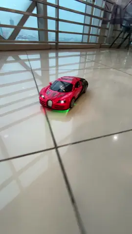 Un coche transformable que les encanta a los niños. #kidssafety #viral #coches #fyp #kidstoys 