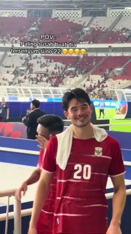 Jarang melihat dia tersenyum ☺️, entah apa yg sedang dia fikirkan ☺️🤭😁😁, apa ngga ngerti bahasa kita kali ya 😁😁😁😁#fypシ゚viral🖤tiktok #CapCut #timnassenior #nathantjoeaon #fypシ゚ 