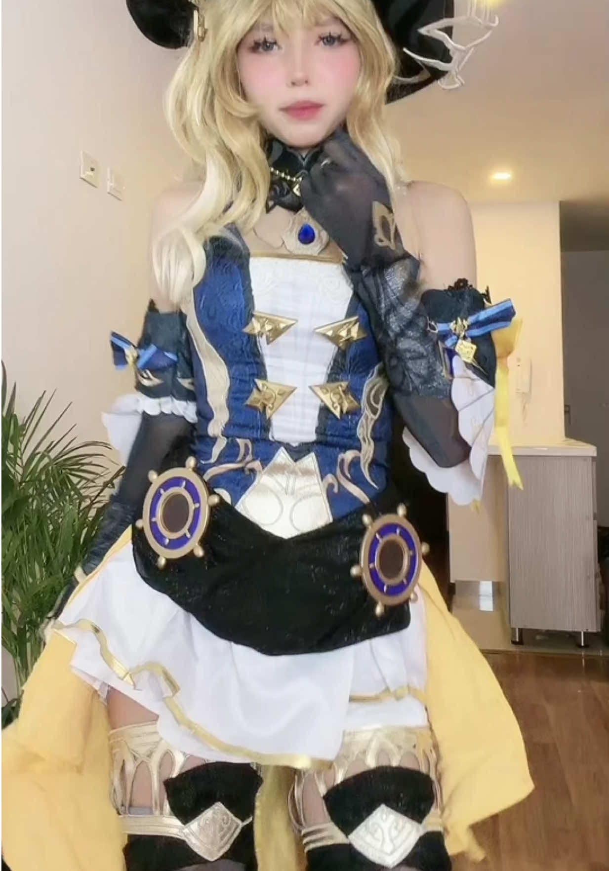 I saw a cute Navia using this sound and I wanted to try it too 💛⚙️.                          #cosplay #navia #naviagenshinimpact #GenshinImpact #fype 
