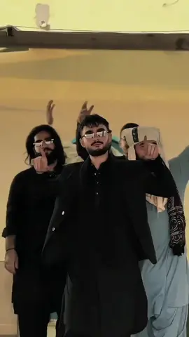 DANCE VIDEO OFF RAJA UMAR SO All FRIENDS VIDEO REPOST AND SAPORT PLEASE NAIN KHAN EDITS@RAJA_BRAND 