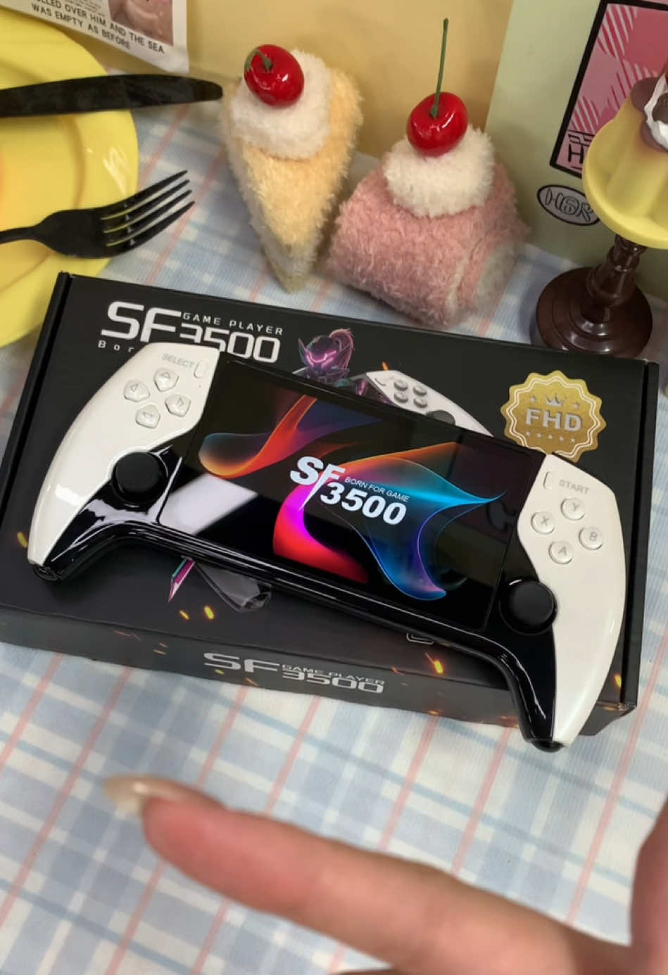 Never get bored on a plane again!! The retro SF3500 handheld console comes with almost 23,000 games, all pre-installed, so you don't need Wi-Fi to play! §#gamesconsole #handheldconsole #retrogames #arcade #90skids 