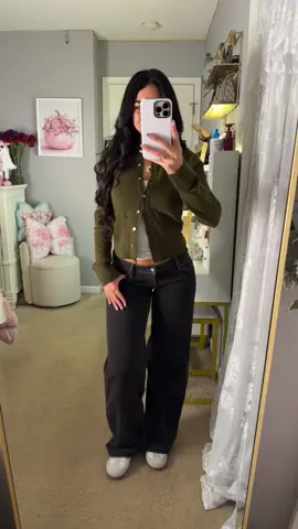 Outfit of the dayyy!!🤍🤍 #OOTD #fashion #style #outfitinspo #clothing 