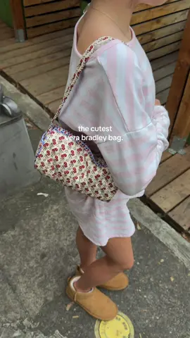 it’s so cute and small but actually fits so much 💫✨ #verabradley #bag #smallbag #cutebag #verabradleybag 