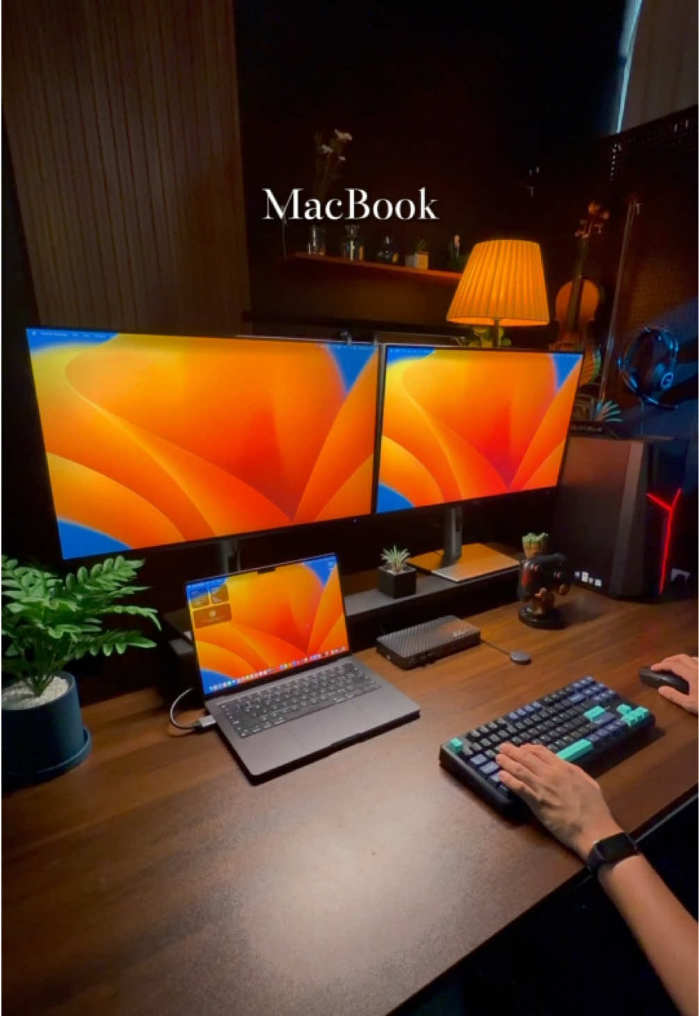 Switch Between One MacBook & One Desktop #kvmswitch #dockingstation #macbook #idockm10 