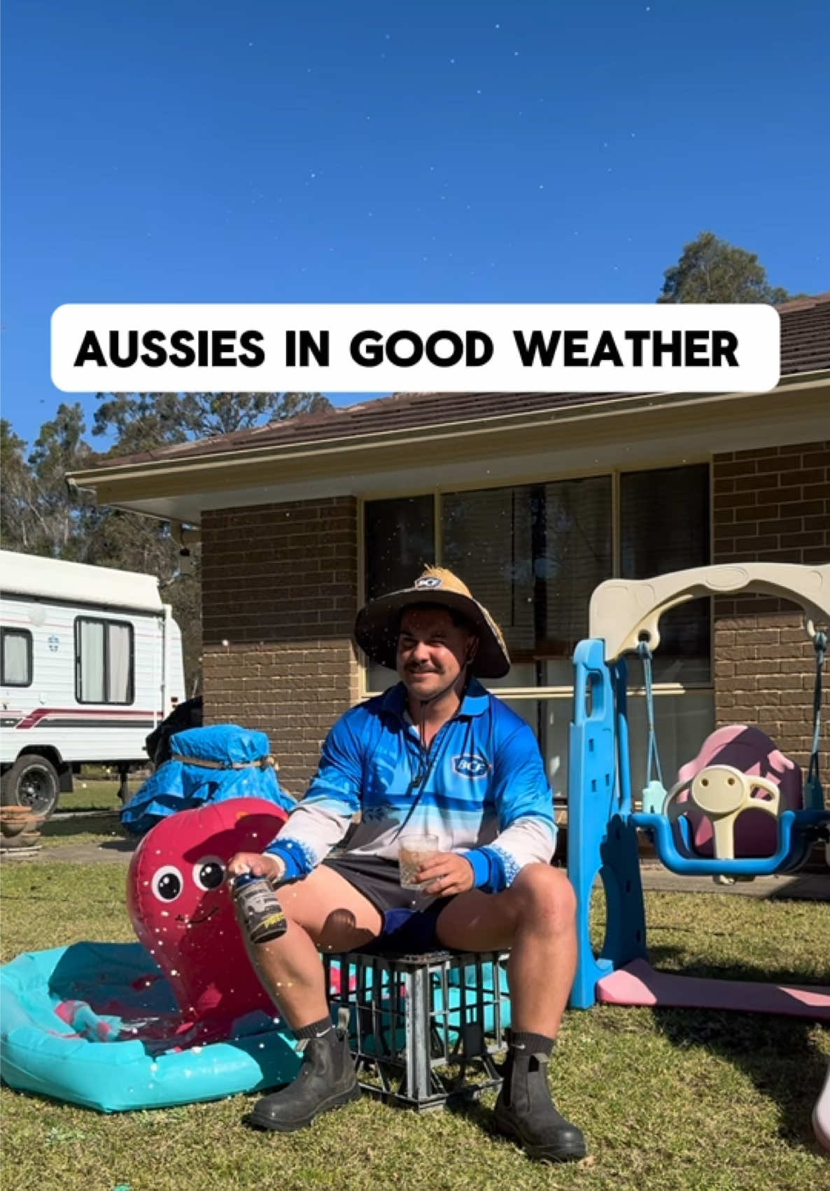 Bloody nice weather going on. ☀️🍺 #niceweather #sunshine #aussies @James Eldred 