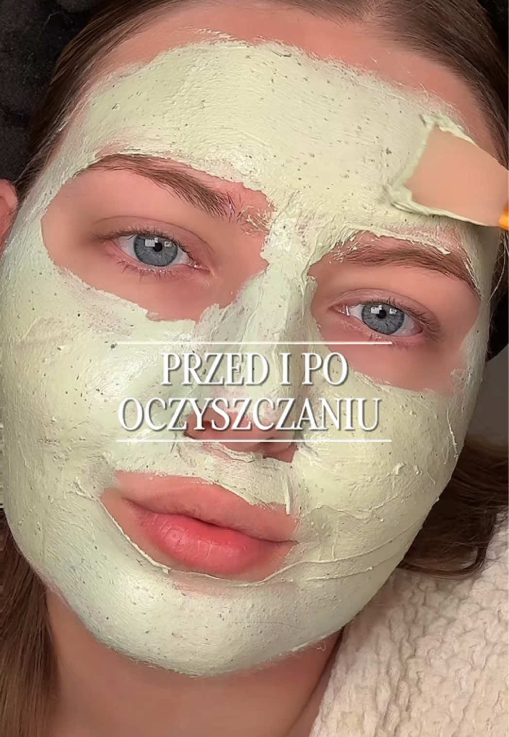 Mój niezawodny sposób na oczyszczenie porów? FULLY Green Tomato Clay Mask Cleanser od @FULLY Skincare  To maseczka, którą można stosować klasycznie, jak glinkową maskę, ale świetnie sprawdza się też jako pianka do oczyszczania twarzy. Wystarczy dodać odrobinę wody, a formuła zmienia się w lekką, przyjemną piankę. Do masażu twarzy używam silikonowej szczoteczki, która dodatkowo pomaga dokładniej oczyścić skórę. Po regularnym stosowaniu skóra jest gładka, miękka i odświeżona, a pory wyglądają na dokładnie oczyszczone. #PoreMask #MaskCleanser #GreenTomatoClayMask #Fully #Skincare 